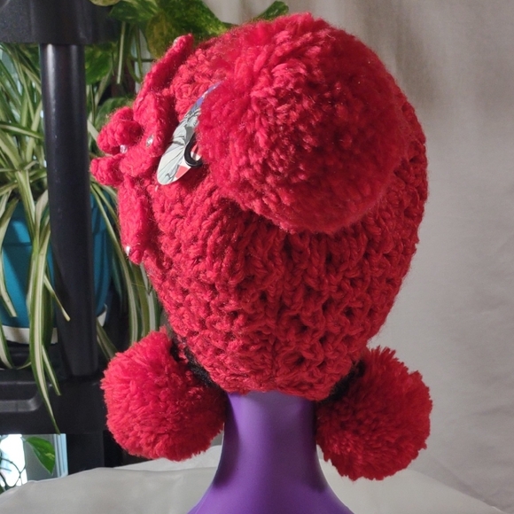 NWT Stylish Red & Black Knit Pom-Pom Beanie - Picture 11 of 11